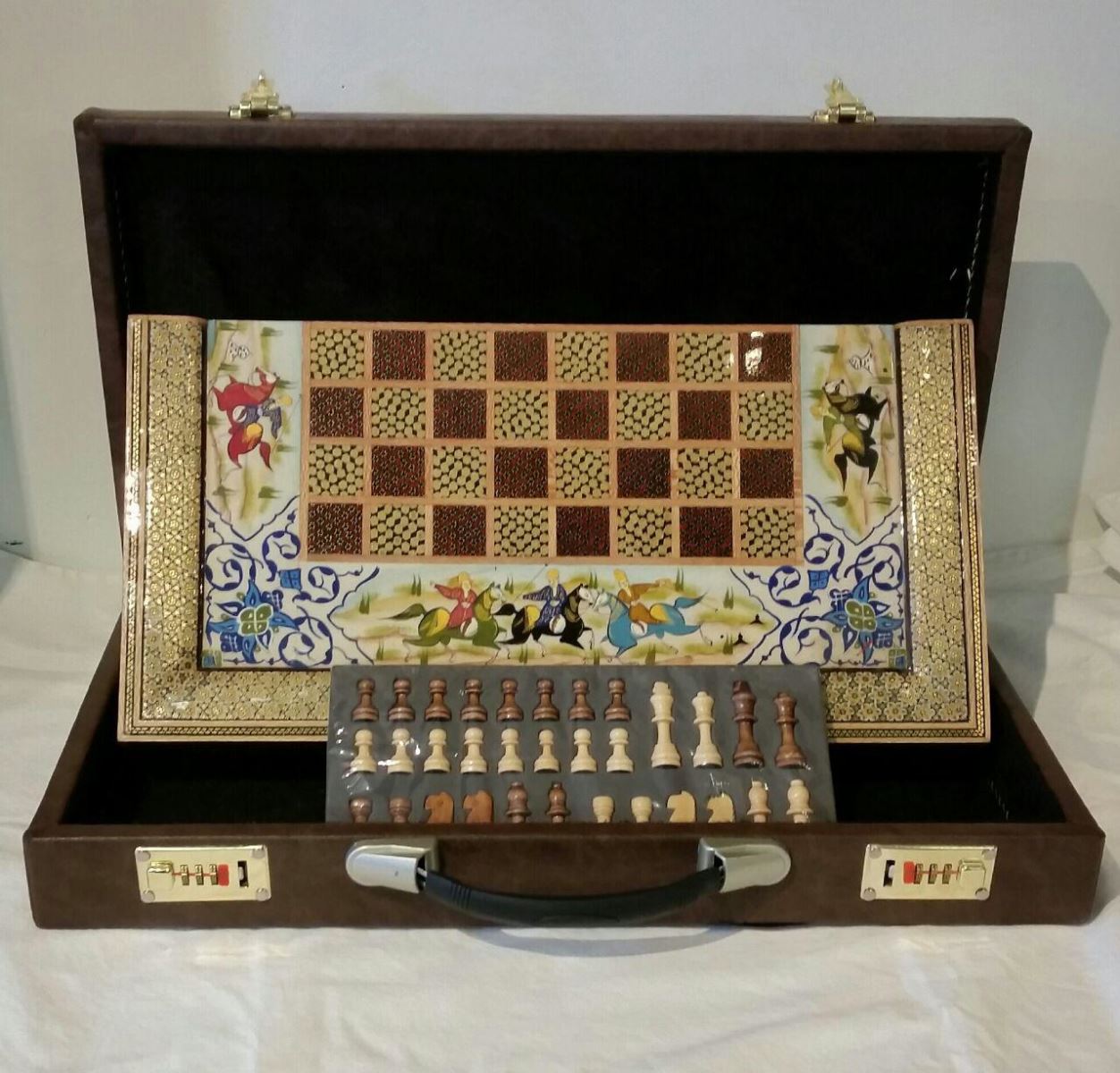 Chess & Backgammon Box 113