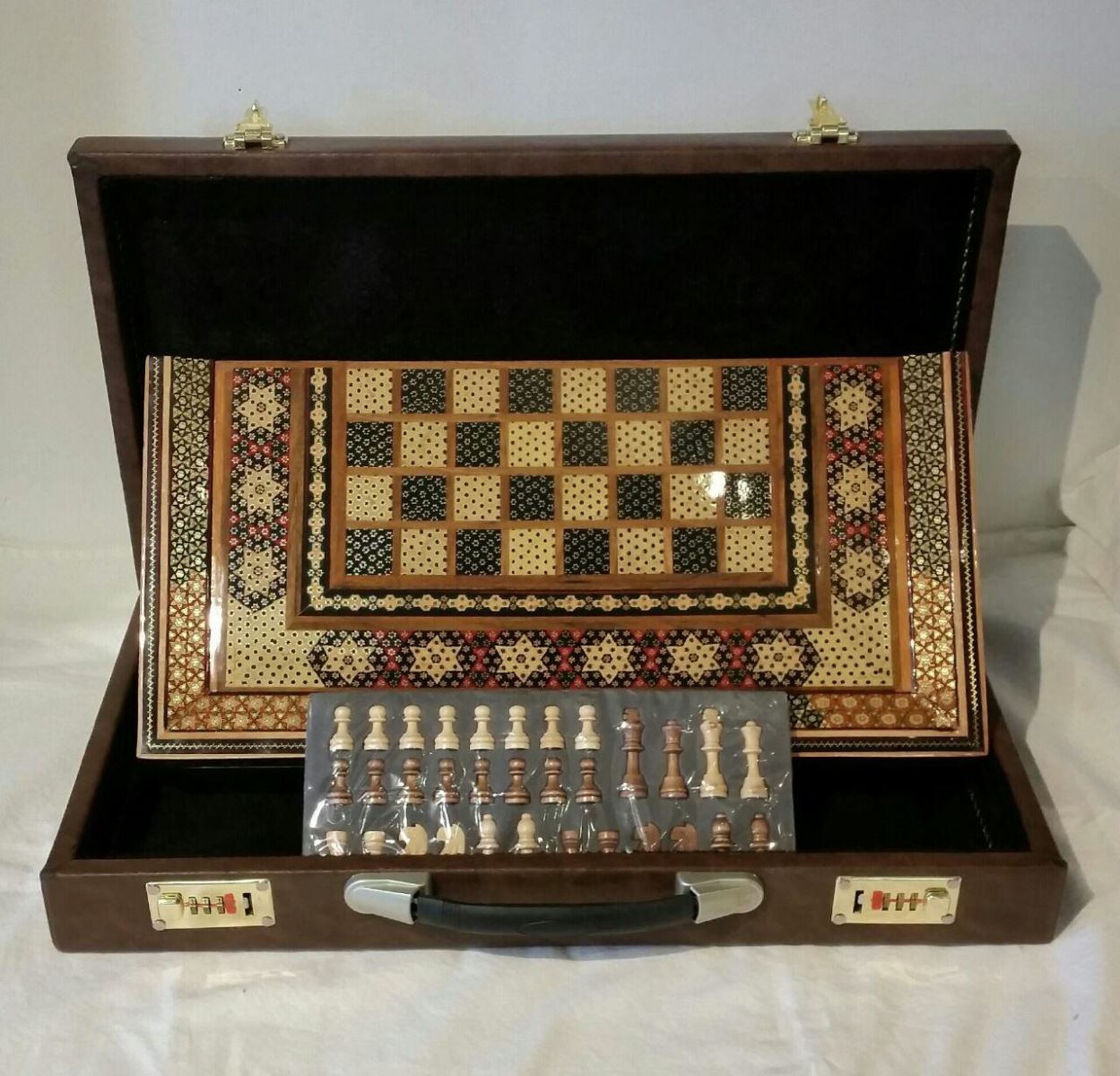 Chess & Backgammon Box 121
