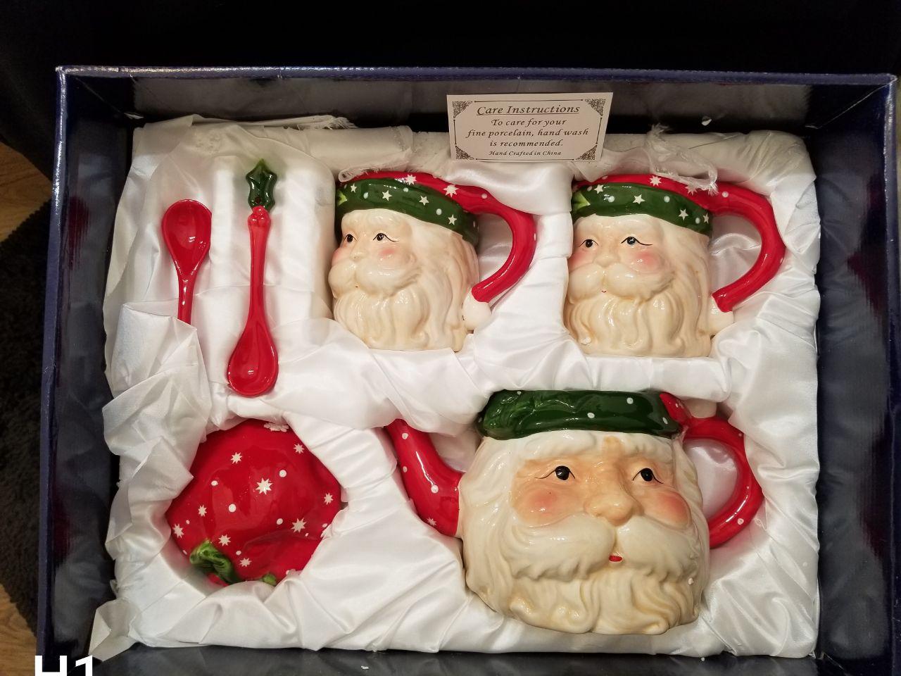 Santa Claus Tea set H1 SOLD